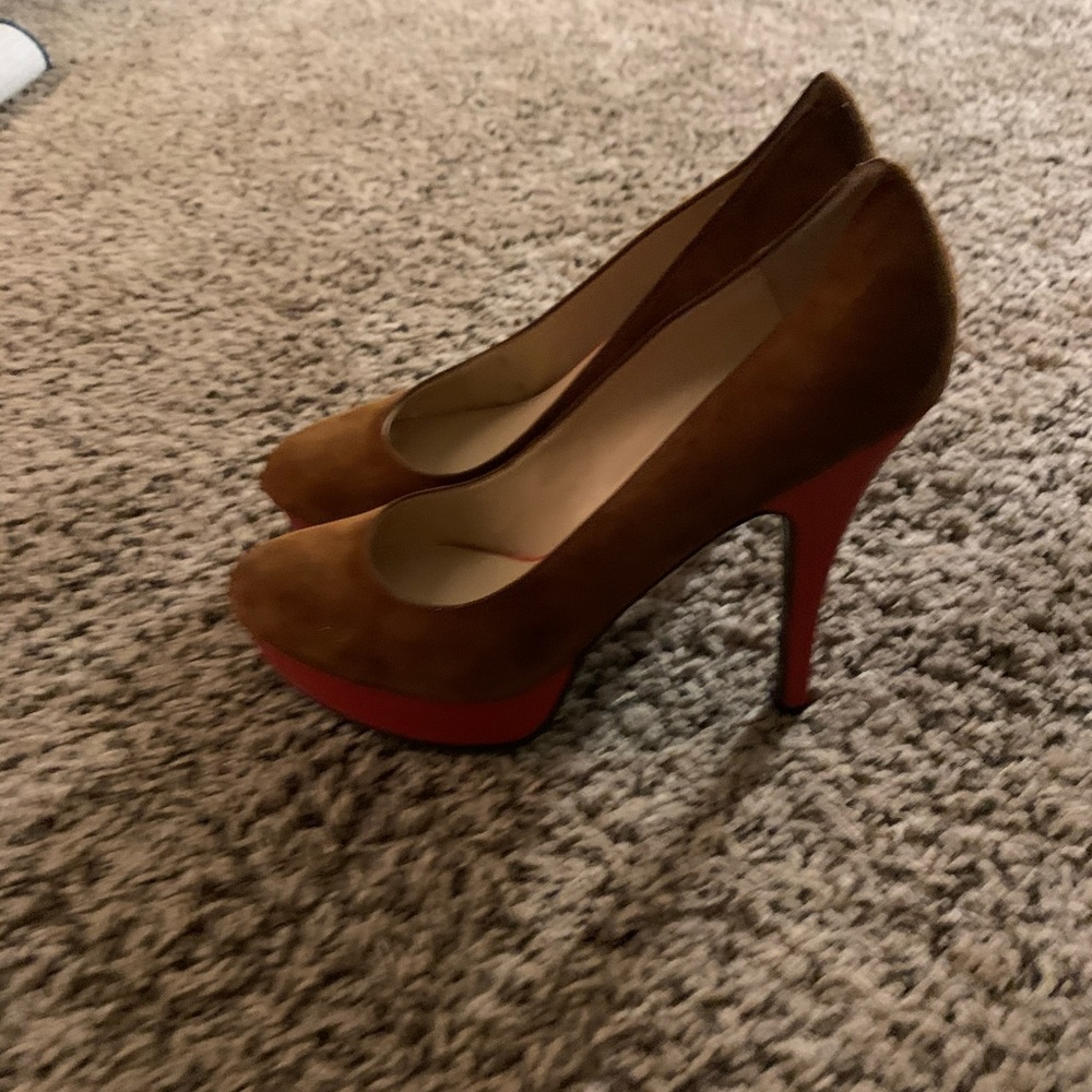COPY - 9 1/2 Enzo Angiolini Brown & Coral Suede Pumps